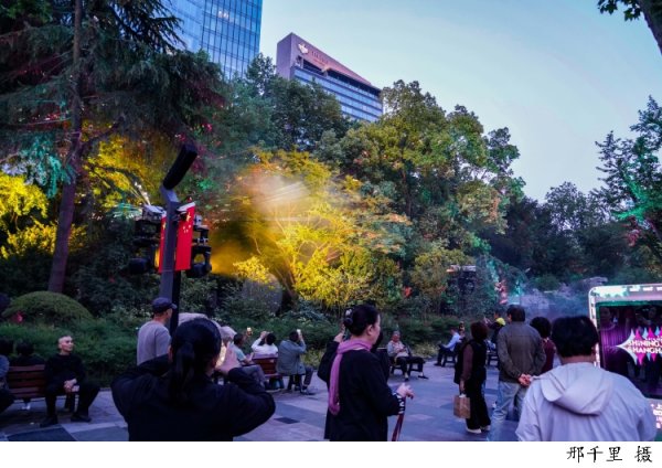 天宇优配 静安寺商圈与苏河湾商圈联动，打造光影购物SHOW